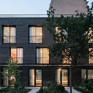 *** מלון Deskopolitan House צרפת